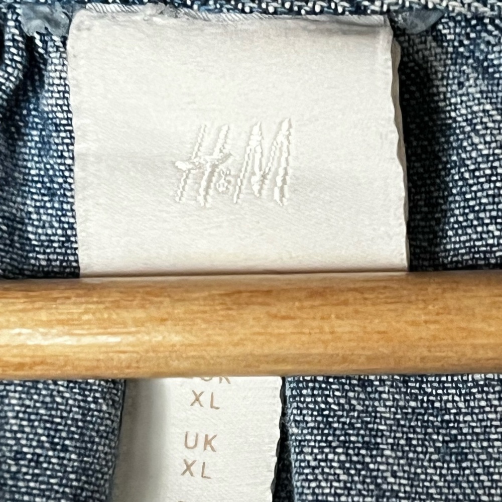 H&M Denim dress. Size XL fabulous used condition. Heavy cotton denim. - Picture 8 of 8